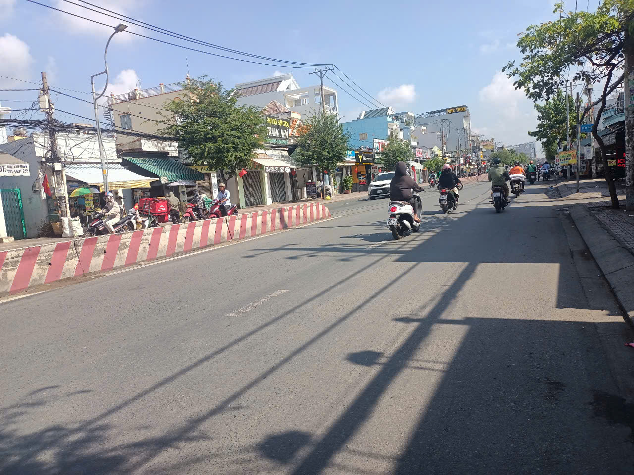 Tổng hợp một số bds mặt tiền Huỳnh Tấn Phát ngang rộng.