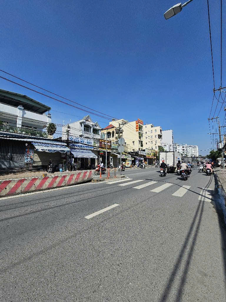 MT Huỳnh Tấn Phát, ngang hơn 7 m nở hậu. ~ 90 tr/ m2 đất ở đô thị