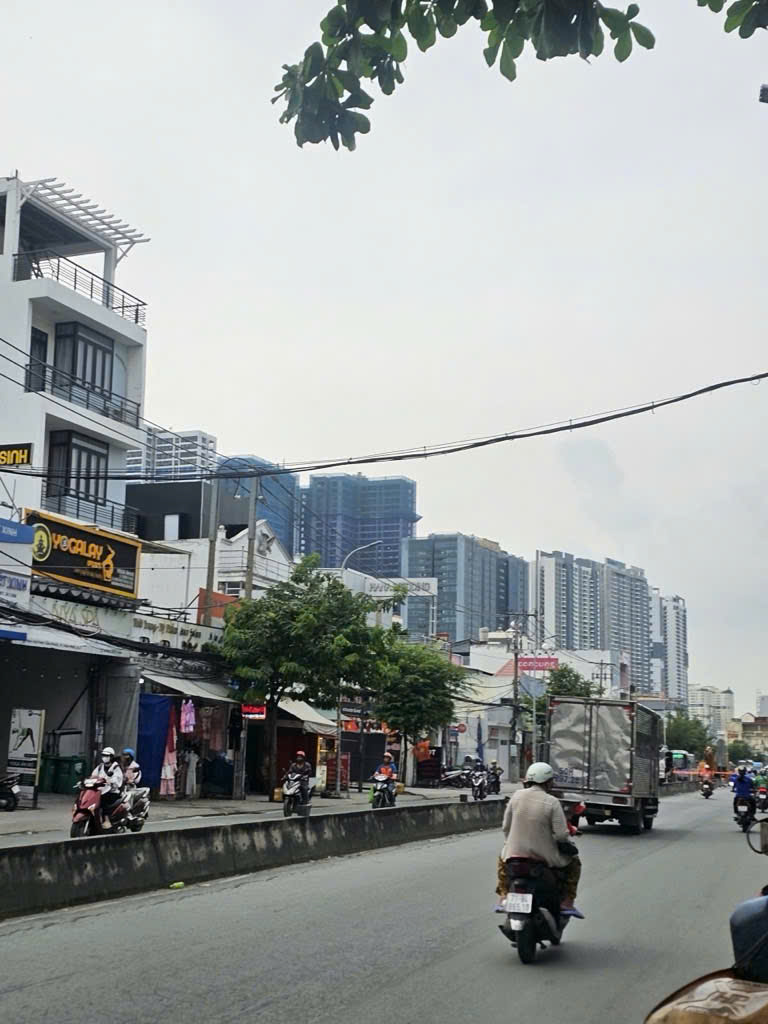 Nhà mặt tiền đường Huỳnh Tấn Phát Quận 7. 175 m2 hơn 20 tỷ. Nhà mặt tiền đường Huỳnh Tấn Phát Quận 7. 175 m2 hơn 20 tỷ.