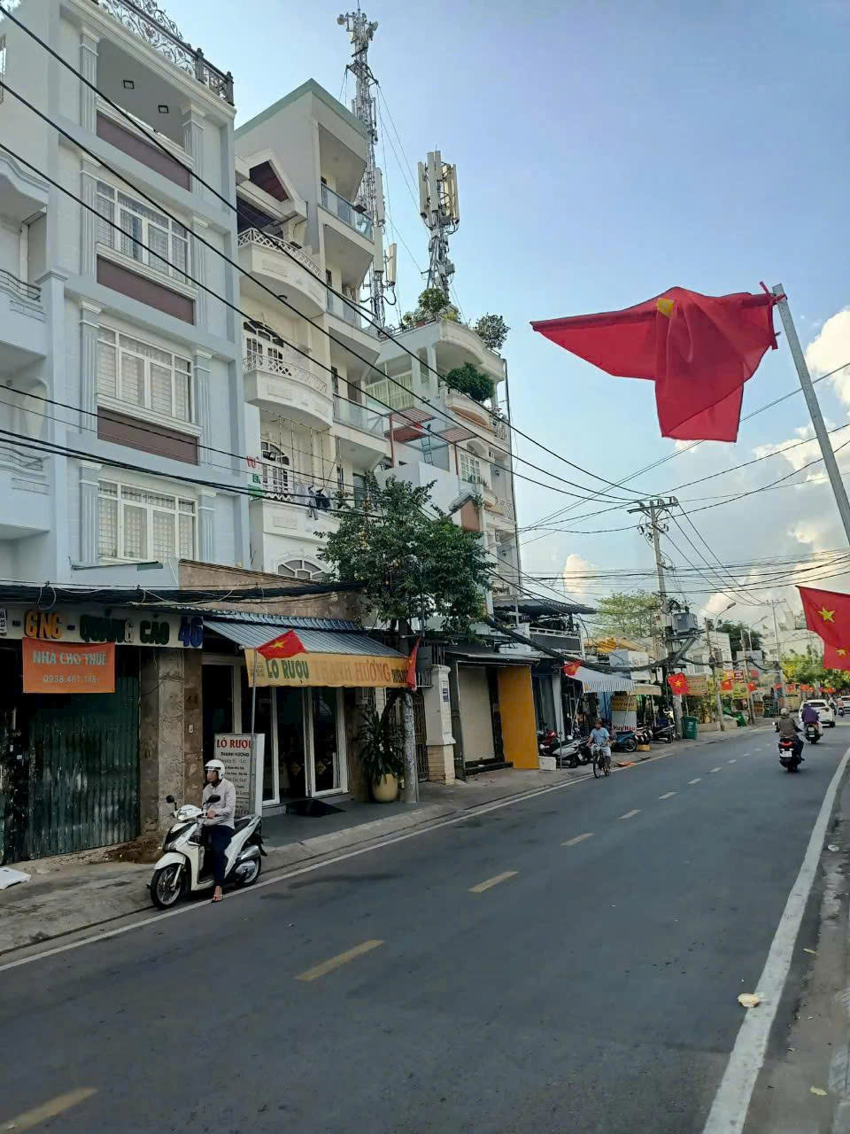 Nhà đẹp 6 tầng MT Mai Văn Vĩnh Quận 7. 6,6*20 giá 26,5 tỷ.