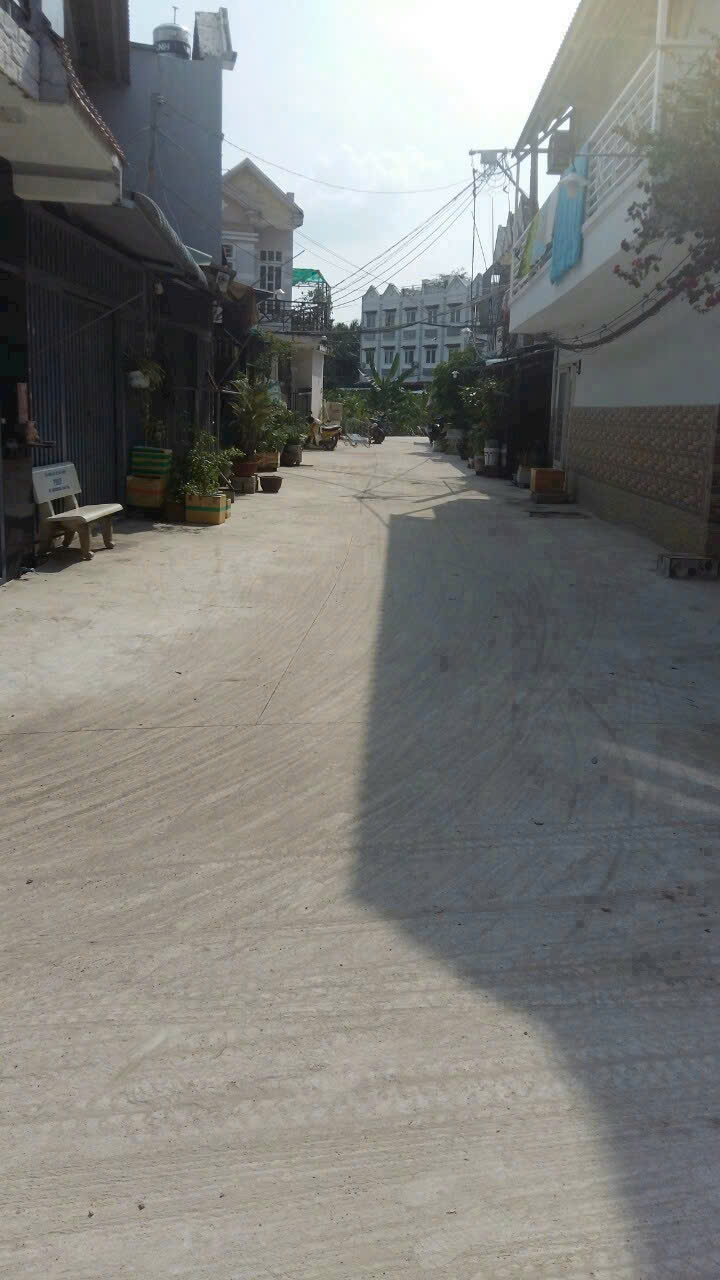 200 m2 đất  Nhà bè hẻm 6 m. DT  7*29 chỉ hơn 30 tr/ m2.