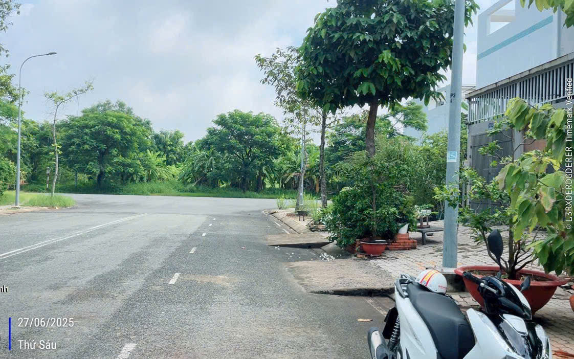 Đất KDC Phú xuân Nhà bè. đường 14 m. 7*20*27,5 tr.