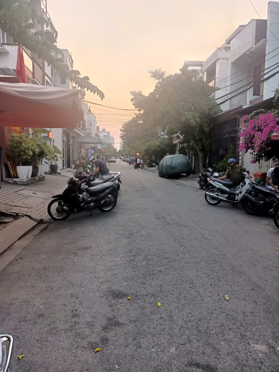 Nhà 4 tầng căn góc đường 12 m Tân quy quận 7. DT 9*26, 30 tỷ. Nhà 4 tầng căn góc đường 12 m Tân quy quận 7. DT 9*26, 30 tỷ.