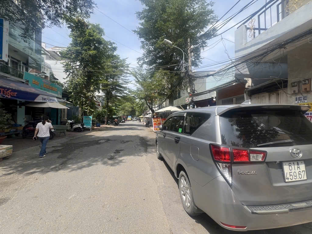 Nhà lô góc 2 mặt đường 12 m, Tân Phong quận 7. 10*22 giá 29 tỷ.