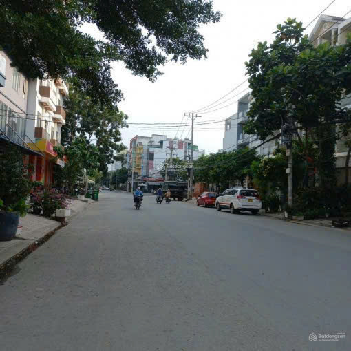 Đất mặt tiền đường Lê Thị Chợ Quận 7. 7*30 giá 21 tỷ.