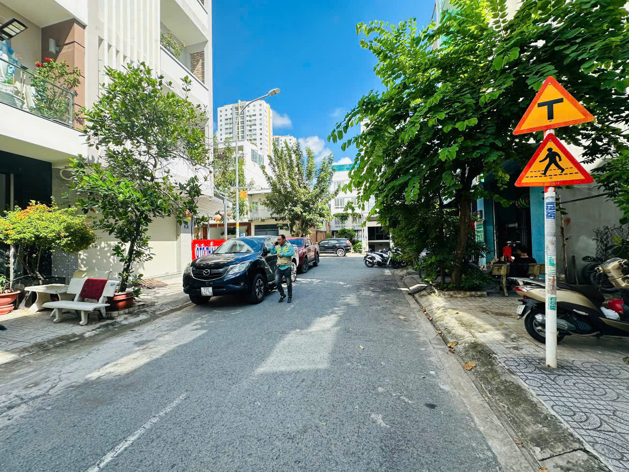 Nhà phố đường 10 m, KDC Tân Quy Đông Q 7. 94 m2 chỉ 16 tỷ bán gấp.