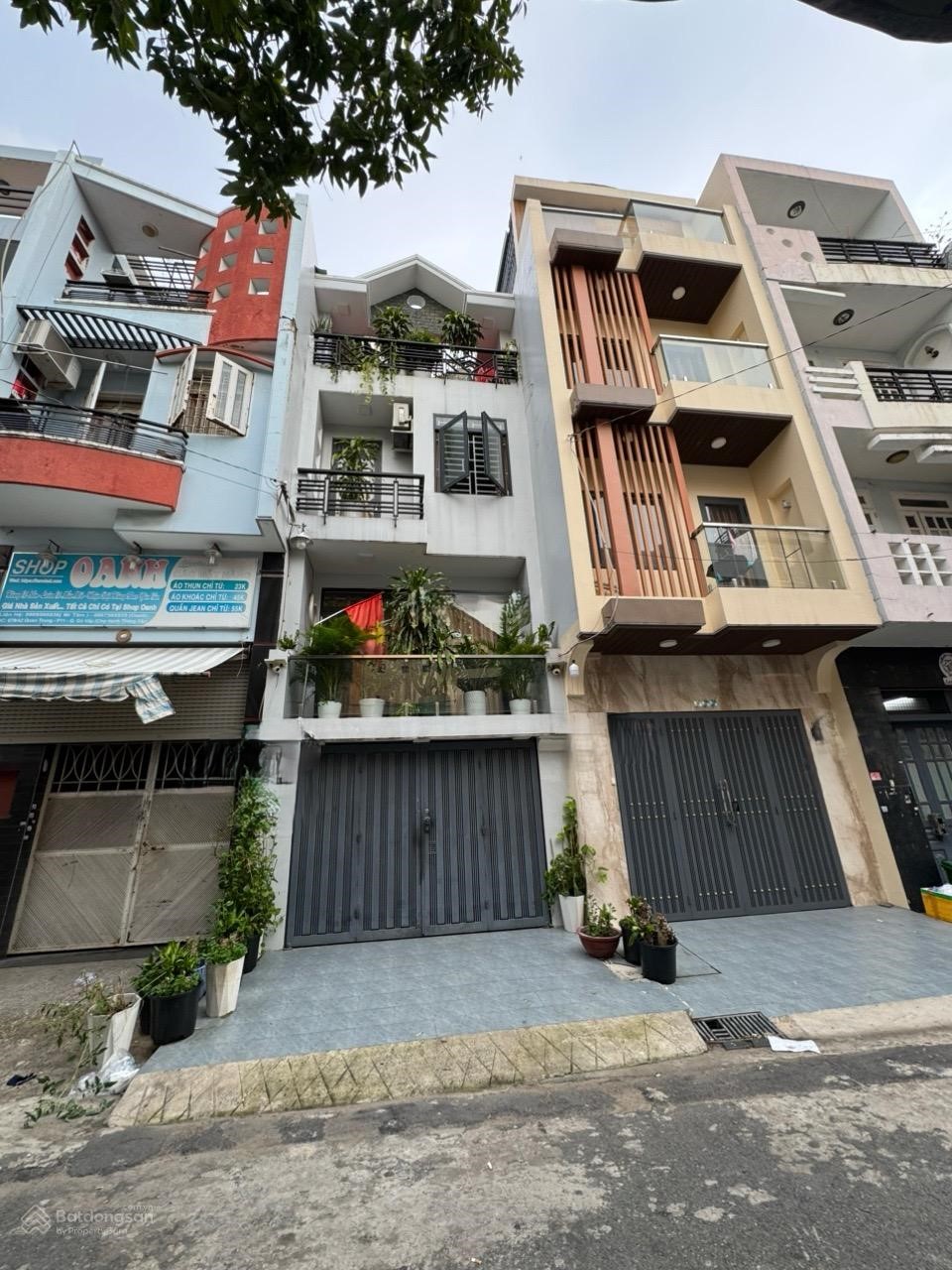 Bán nhà 1 sẹc Quang Trung P.11, DT 4x18m, 1 trệt 3 lầu. Giá chỉ 9,4 Tỷ Bán nhà 1 sẹc Quang Trung P.11, DT 4x18m, 1 trệt 3 lầu. Giá chỉ 9,4 Tỷ