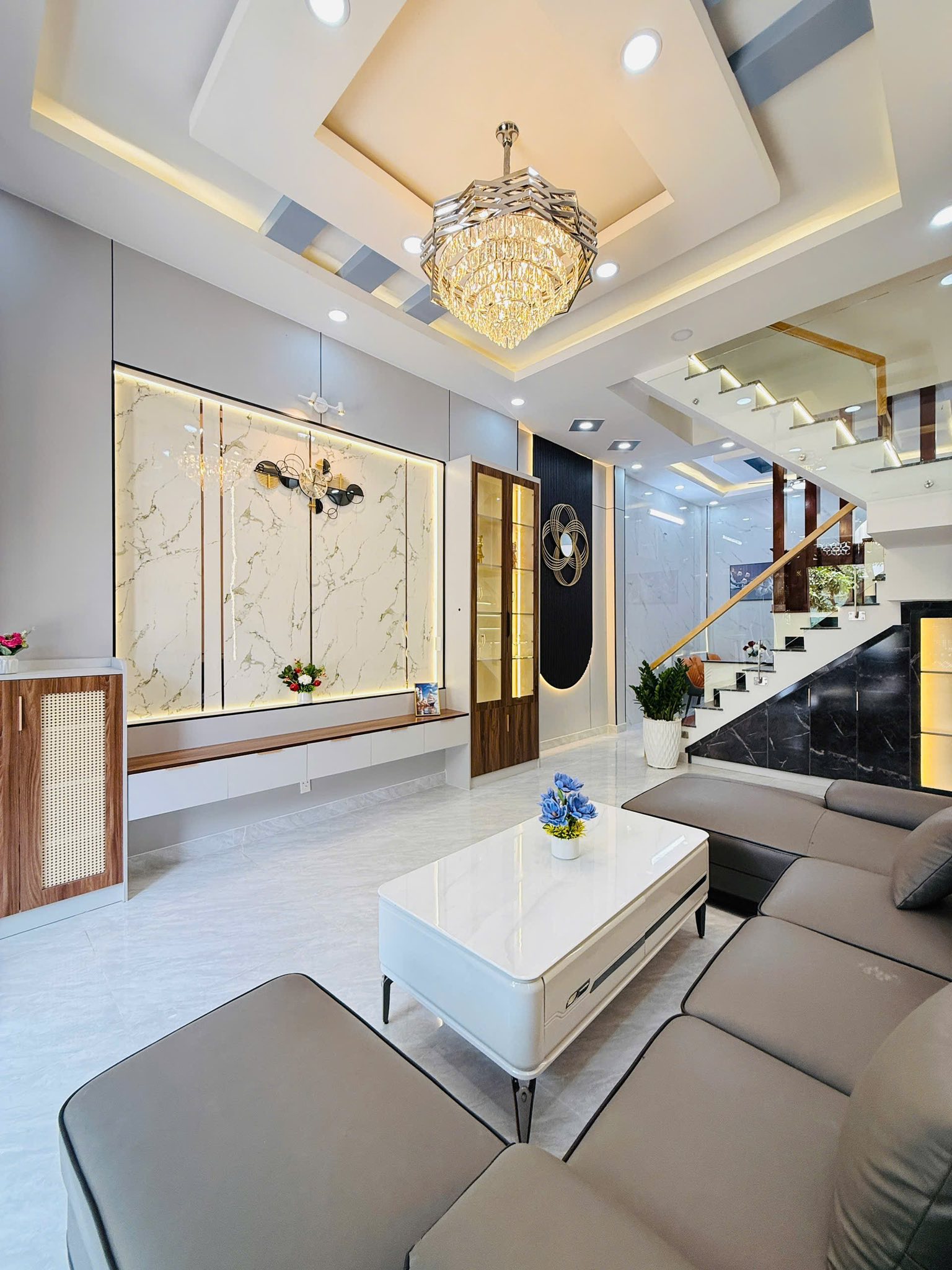 Bán nhà 118/201 Phan Huy Ích, DT 4x12m, 1 trệt 2 lầu. Giá 6,5 tỷ TL Bán nhà 118/201 Phan Huy Ích, DT 4x12m, 1 trệt 2 lầu. Giá 6,5 tỷ TL