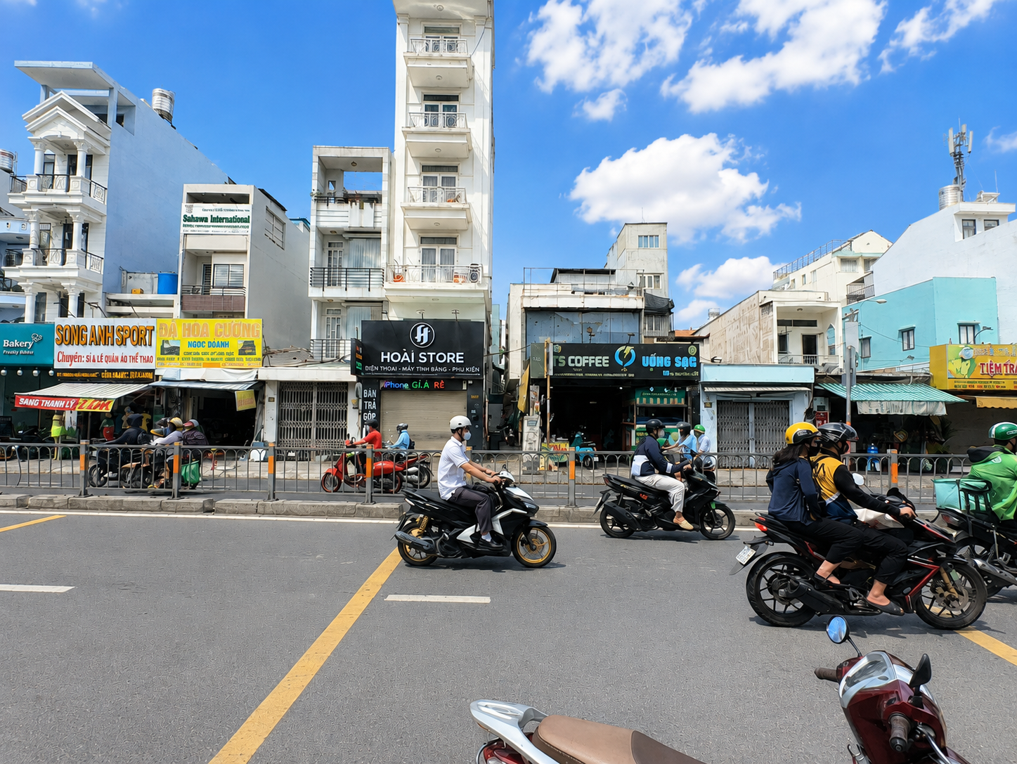 Bán nhà mặt tiền 661 Phan Văn Trị P7, DT 5,4x24m, 2 tầng. Giá 29 tỷ Bán nhà mặt tiền 661 Phan Văn Trị P7, DT 5,4x24m, 2 tầng. Giá 29 tỷ