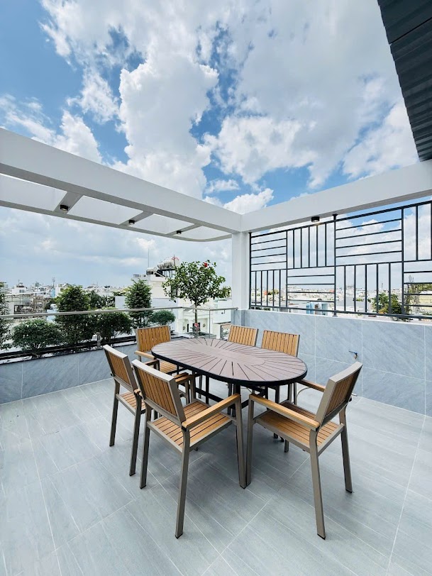 Bán nhà 128/47 Bùi Quang Là, 1 trệt lửng 4 lầu, thang máy. Giá 12,5 tỷ TL