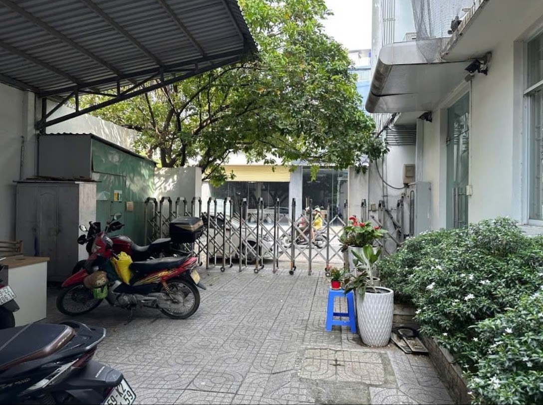 Bán nhà 501-503 Nguyễn Oanh P.17 GV. DT 16x42m, 4 tầng. Giá 105 tỷ TL Bán nhà 501-503 Nguyễn Oanh P.17 GV. DT 16x42m, 4 tầng. Giá 105 tỷ TL