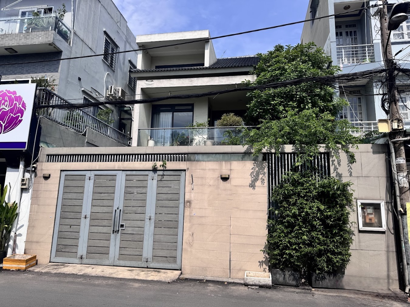 Bán nhà 100 Đường số 9 Phường 16, DT 10x15m, 1 trệt 2 lầu. Giá chỉ 20,5 tỷ Bán nhà 100 Đường số 9 Phường 16, DT 10x15m, 1 trệt 2 lầu. Giá chỉ 20,5 tỷ