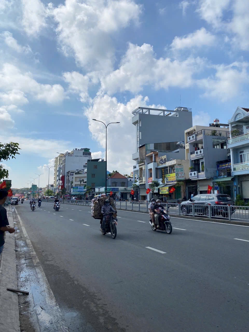 Bán nhà mặt tiền 223 Dương Quảng Hàm P.6 GV, DT 4x18m, 1 trệt 3 lầu. Giá 17 tỷ