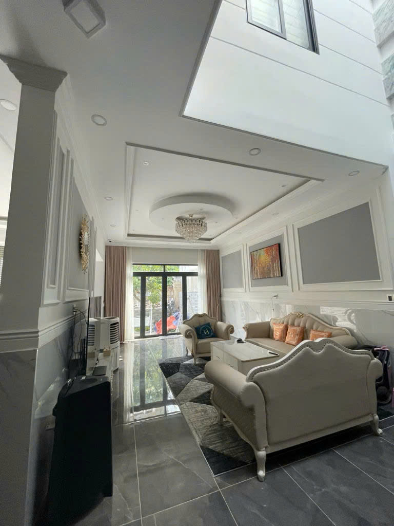 Biệt thự đường Nguyễn Văn Khối, DT 8x20m, 1 trệt 2 lầu. Giá 16,5tỷ Biệt thự đường Nguyễn Văn Khối, DT 8x20m, 1 trệt 2 lầu. Giá 16,5tỷ