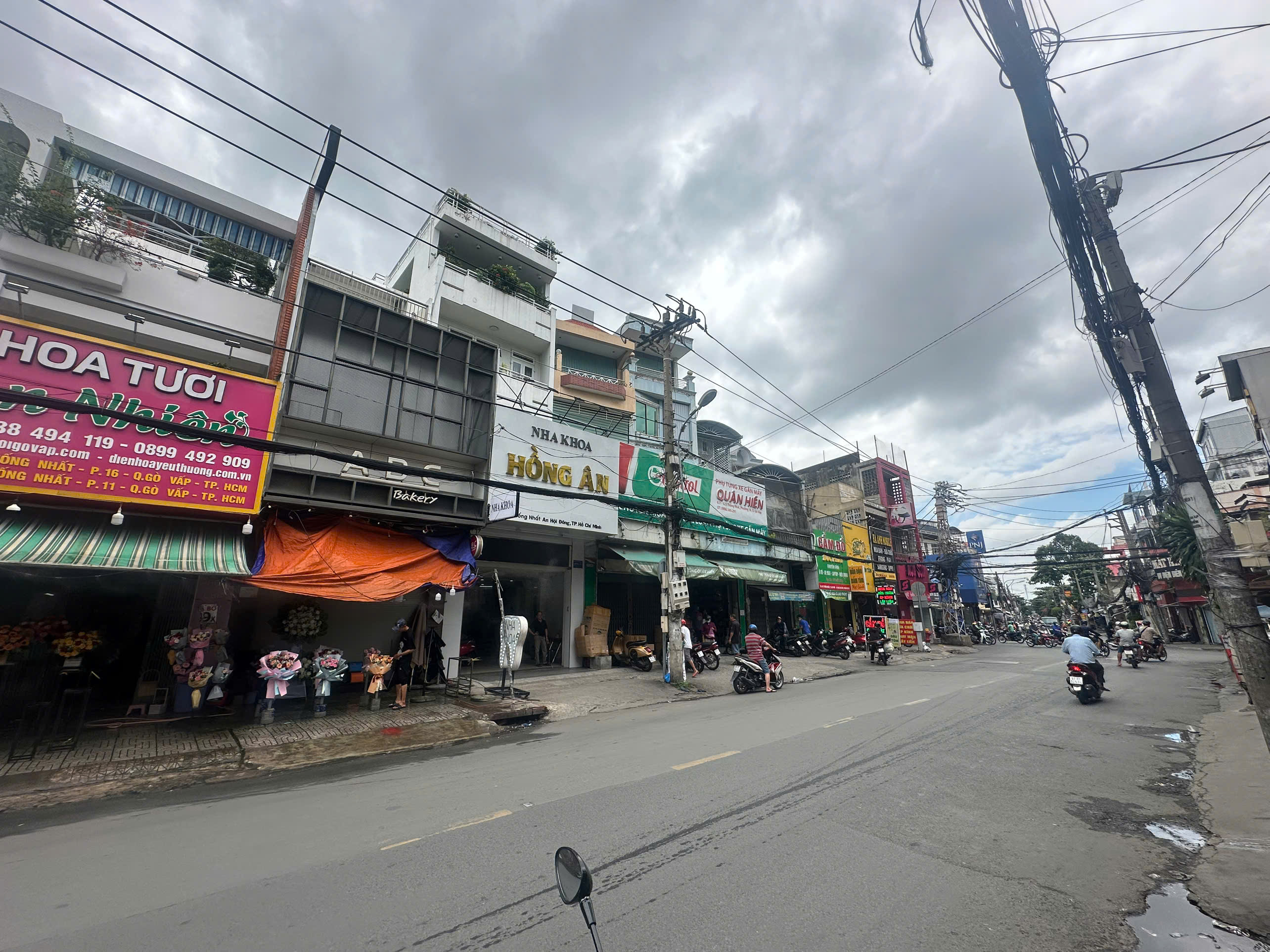 Bán nhà mặt tiền 615 Thống Nhất P.16 GV, 3 lầu, ĐCT 35tr/th. Giá 17,8 tỷ