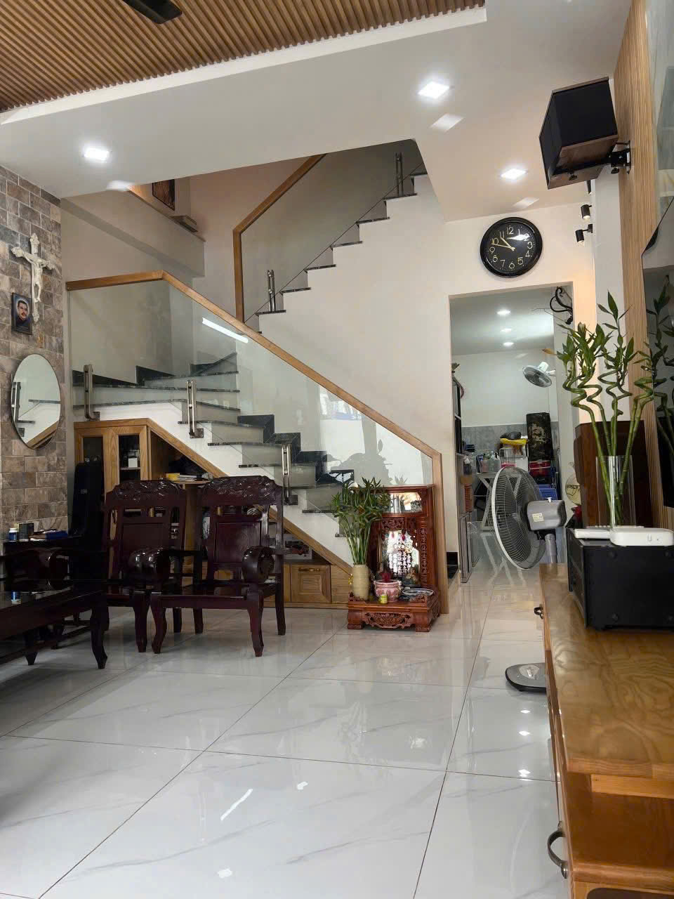 Mặt tiền 494 Dương Quảng Hàm P.6 Gò Vấp, DT 4x13m, 3 tầng. Giá 12.5 tỷ Mặt tiền 494 Dương Quảng Hàm P.6 Gò Vấp, DT 4x13m, 3 tầng. Giá 12.5 tỷ