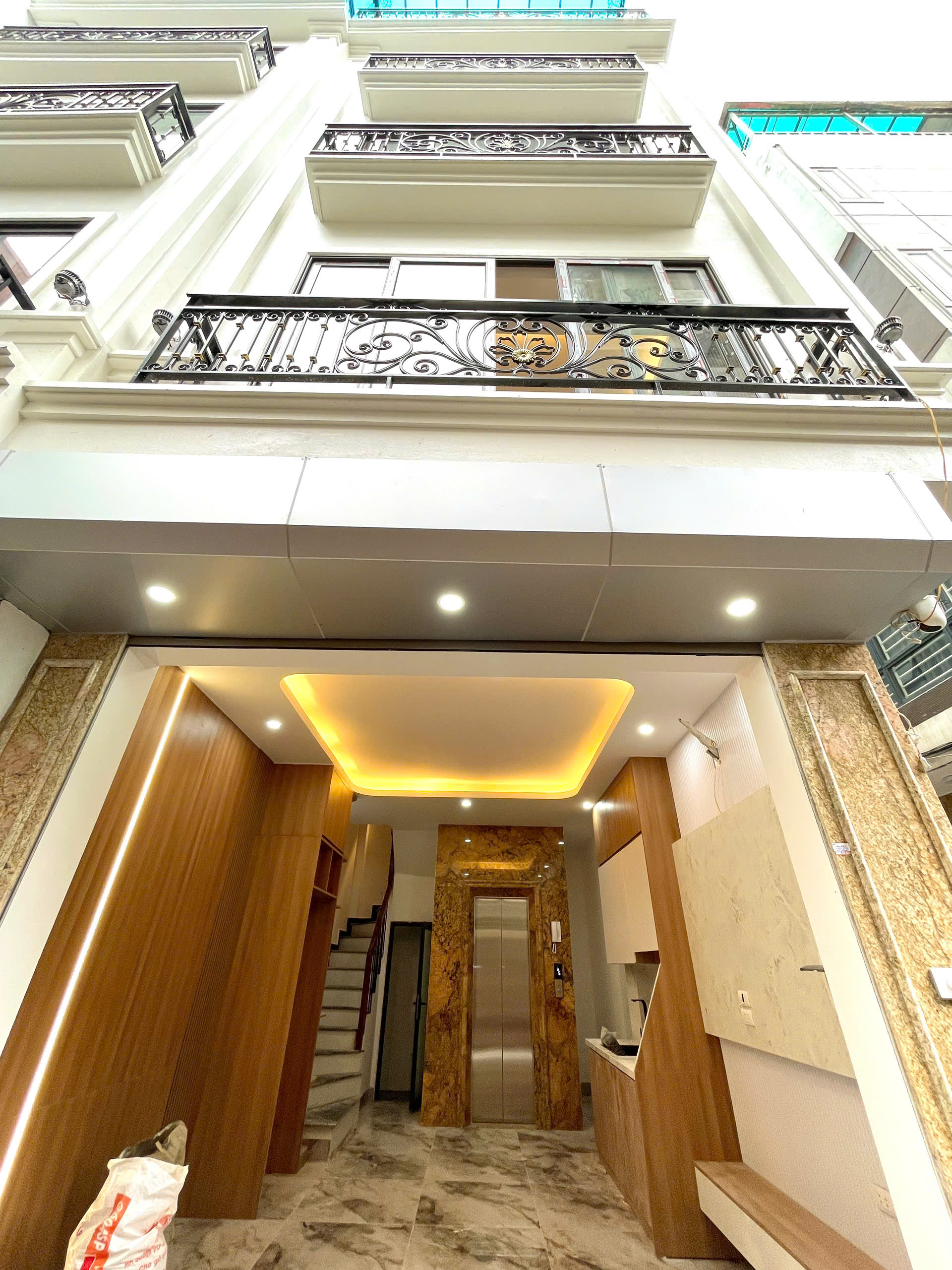 HOA HẬU HAI BÀ - 8 CĂN NHÀ MỚI - THANG MÁY - NGÕ RỘNG THOÁNG – GẦN Ô TÔ  35M2 – 8.5 TỶ
