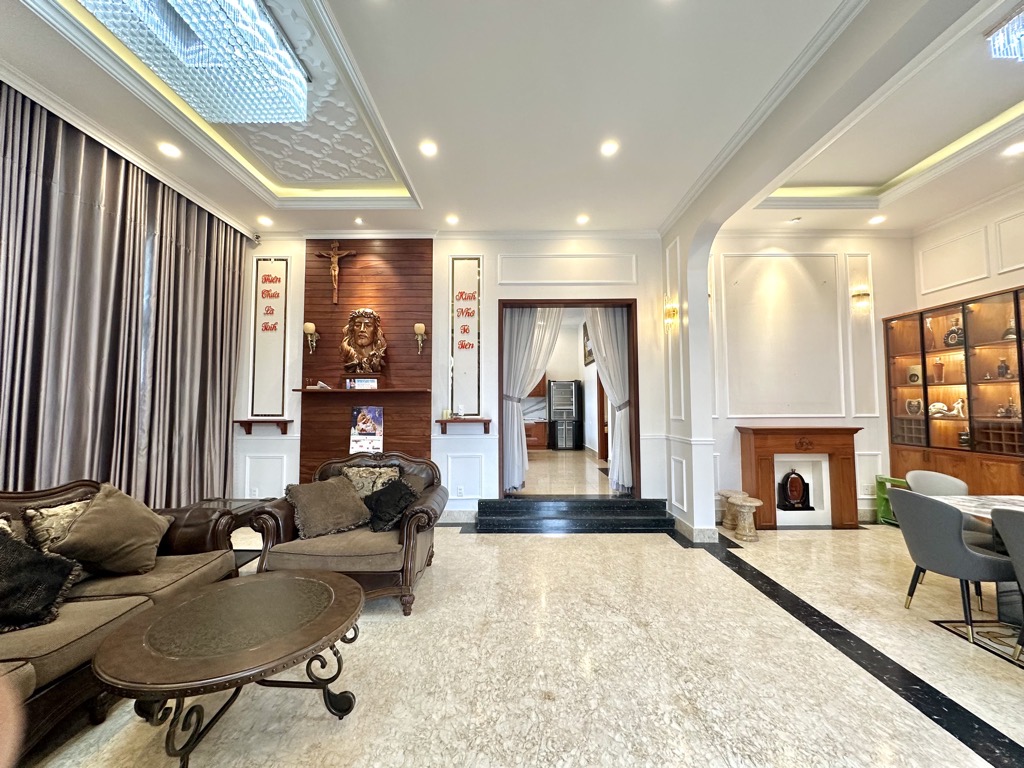 BIỆT THỰ SANG TRỌNG, 3 TẦNG, MẶT TIỀN ĐƯỜNG TAM CHÂU, KẾ BV THỦ ĐỨC, 437m2, CHỈ 43 TỶ. BIỆT THỰ SANG TRỌNG, 3 TẦNG, MẶT TIỀN ĐƯỜNG TAM CHÂU, KẾ BV THỦ ĐỨC, 437m2, CHỈ 43 TỶ.