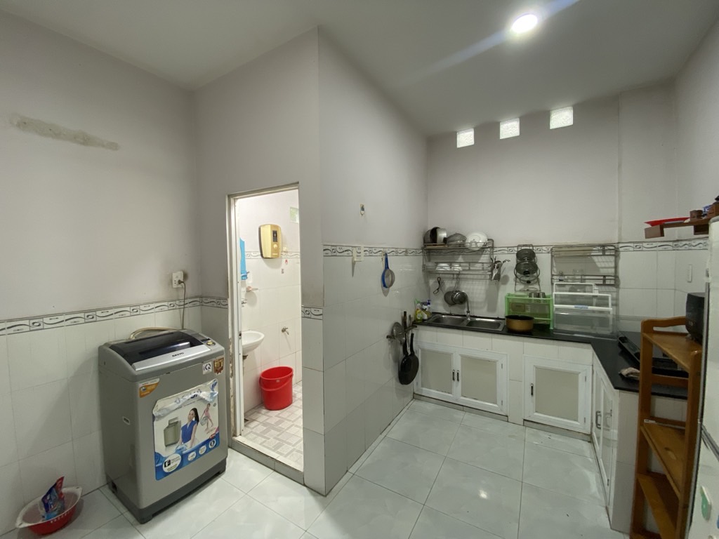 BÁN NHÀ HẺM XE HƠI, GẦN MOON LIGHT THỦ ĐỨC, DT 5X16 CHỈ 6,2 TỶ.