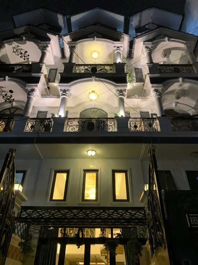 NHÀ ĐẸP Ở NGAY KHU PHÂN LÔ, 5 TẦNG HẺM NHỰA 8m, CẠNH VẠN PHÚC,4X14 CHỈ 9,6 TỶ. NHÀ ĐẸP Ở NGAY KHU PHÂN LÔ, 5 TẦNG HẺM NHỰA 8m, CẠNH VẠN PHÚC,4X14 CHỈ 9,6 TỶ.