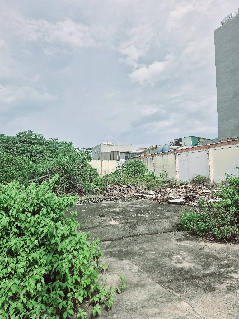 MẶT TIỀN ĐƯỜNG, LÔ GÓC, SÁT QL13, HÀNG XÓM KDC HỒNG LONG 962m2 CHỈ 43 TỶ.