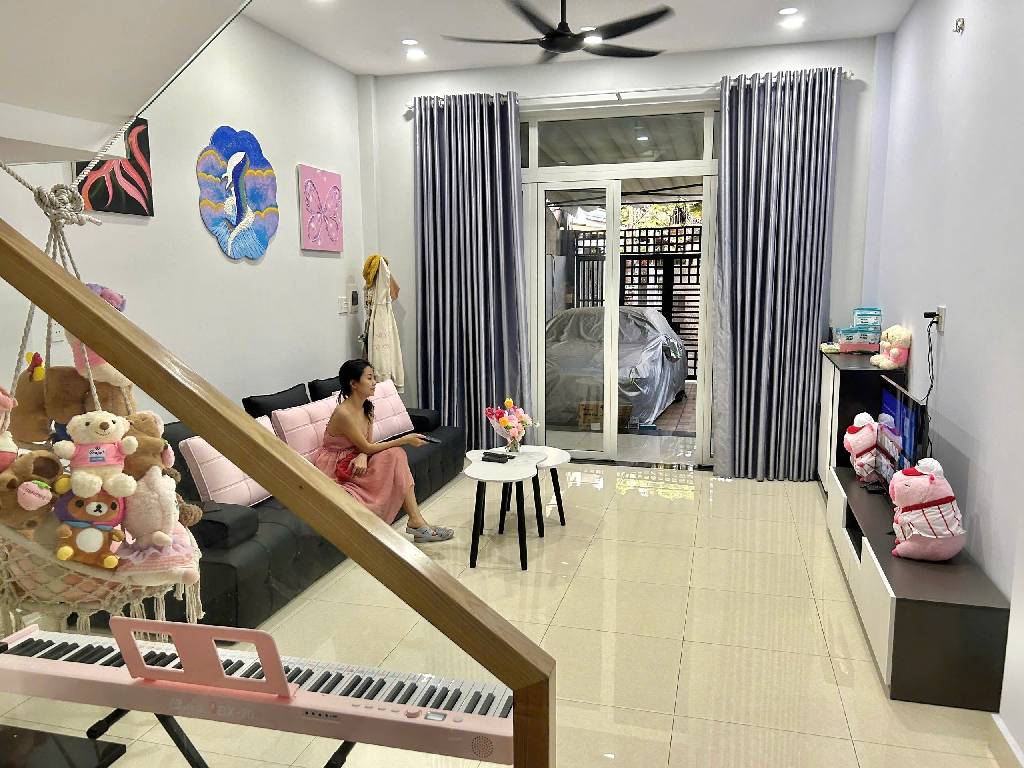 NHÀ MẶT TIỀN MỚI ĐẸP Ở NGAY TẶNG FULL NỘI THẤT GẦN CHỢ TAM HÀ 115m2 CHỈ 7 TỶ.