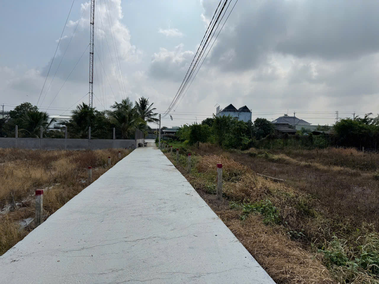 đất thổ cư xã Bình Lãng, Tân Trụ , Long An.
- cách nhựa tl833 vô 50m
DT : 5 x 28 thổ cư
-Giá :690tr