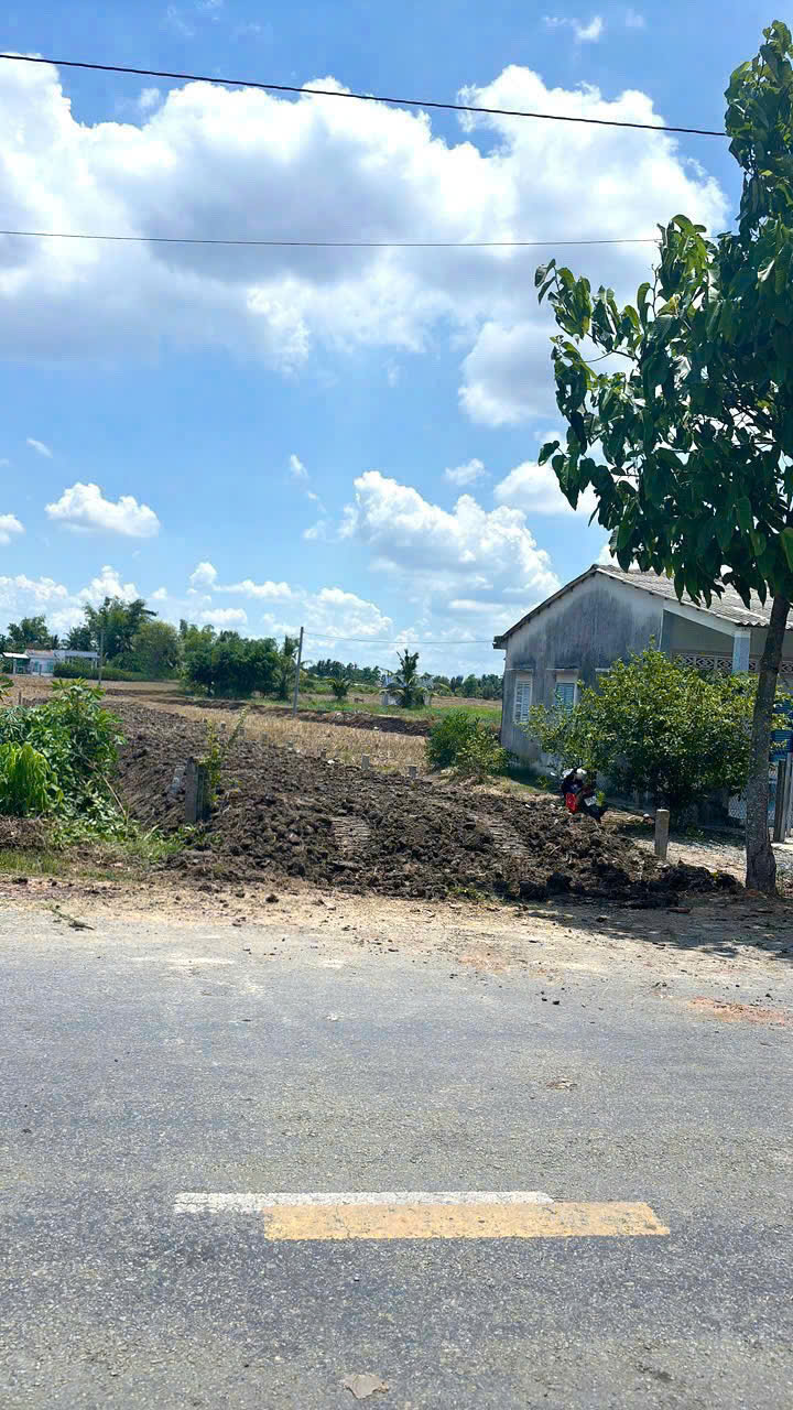 Bán nền thổ Mặt tiền Tỉnh lộ 832 5x40 giá 1tỷ 350 Nhựt Ninh - Tân Trụ- Long An. Bán nền thổ Mặt tiền Tỉnh lộ 832 5x40 giá 1tỷ 350 Nhựt Ninh - Tân Trụ- Long An.