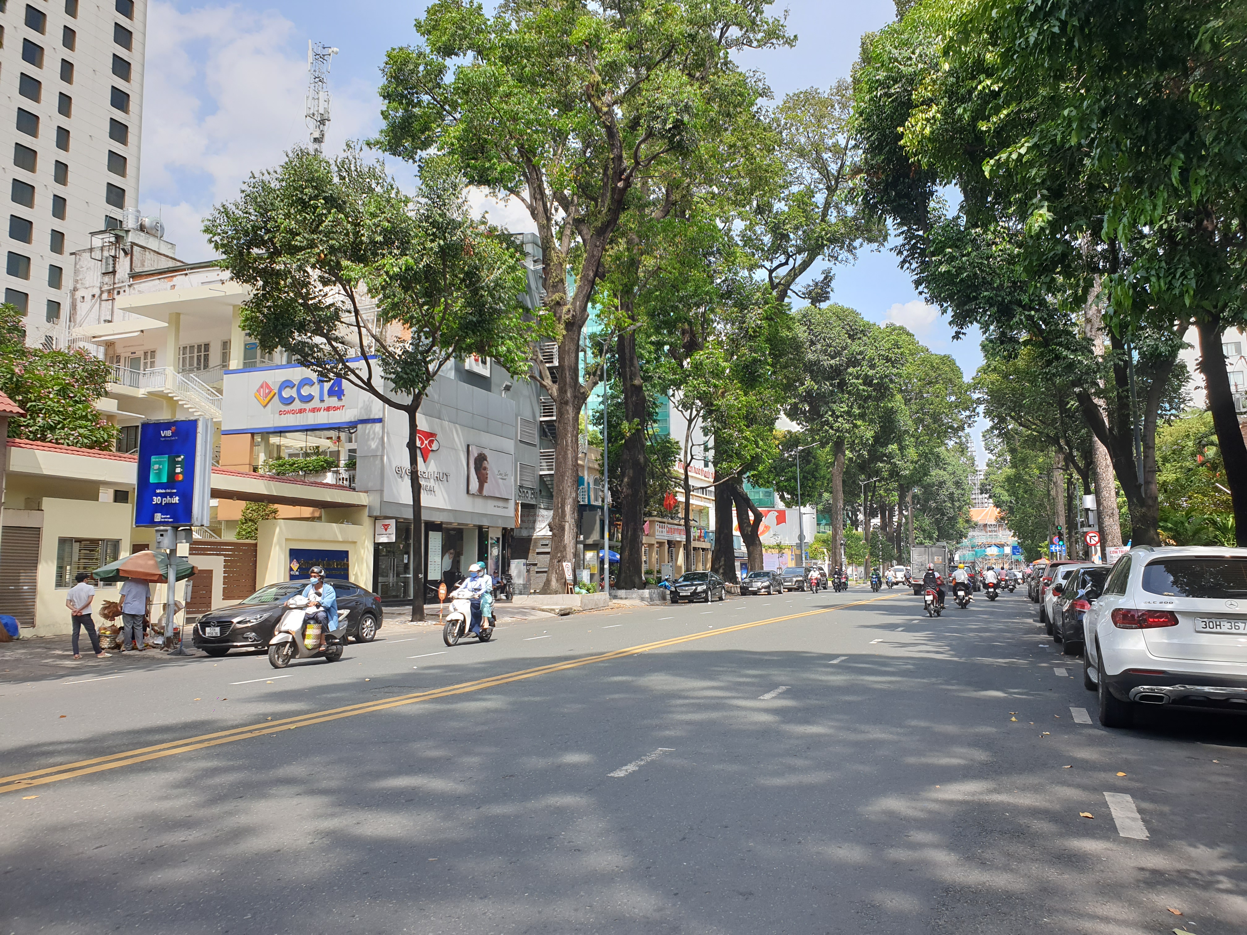 Bán Biệt Thự Khu Văn Phòng ngay Phan Đăng Lưu p6 Phú Nhuận DT 9x30m CN 255m HĐT 220 Tr/Th Giá Tốt