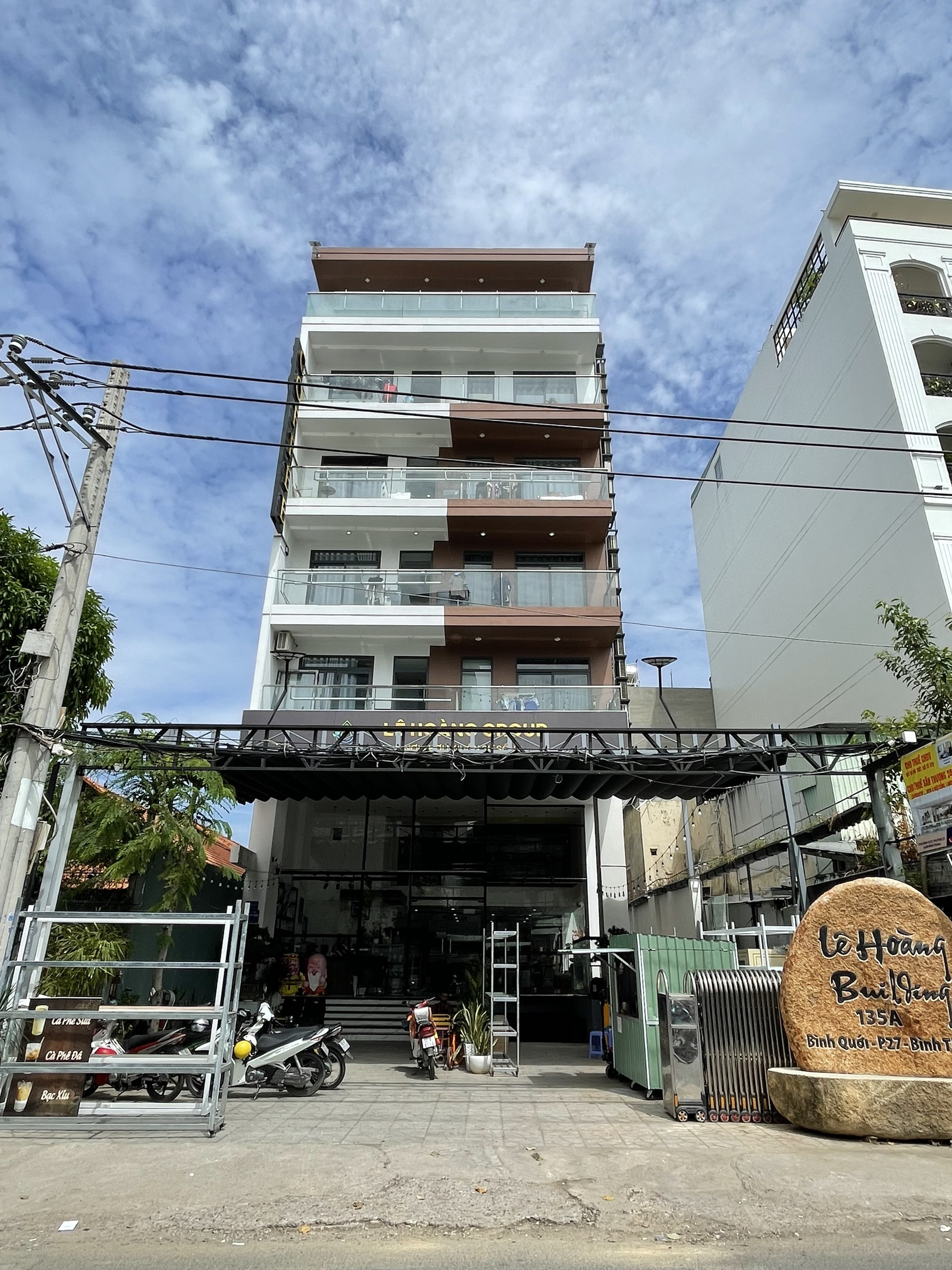 Bán Tòa Nhà Ngay Xô Viết Nghệ Tĩnh (đoạn 2 chiều) p25 Bình Thạnh DT 12x30m CN 311m Hầm+7Tầng Giá Rẻ