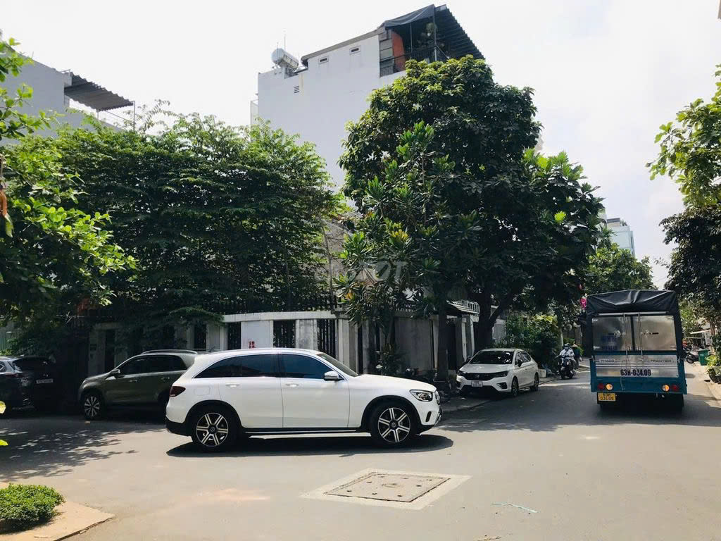 Bán Lô Đất Góc 2MT Ngay Phố Đêm Xuân Thủy p.Thảo Điền Q2 DT 13x15m CN 195m Vuông Vức Lh 0938061333