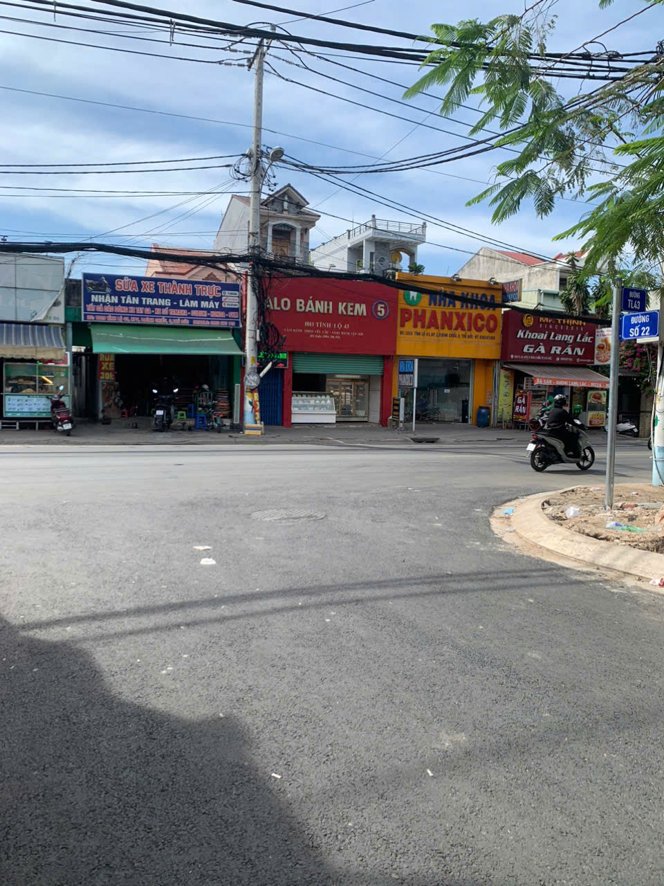 Nhà mặt tiền sát bên trường tiểu học bình chiểu-TP TĐ-HCM