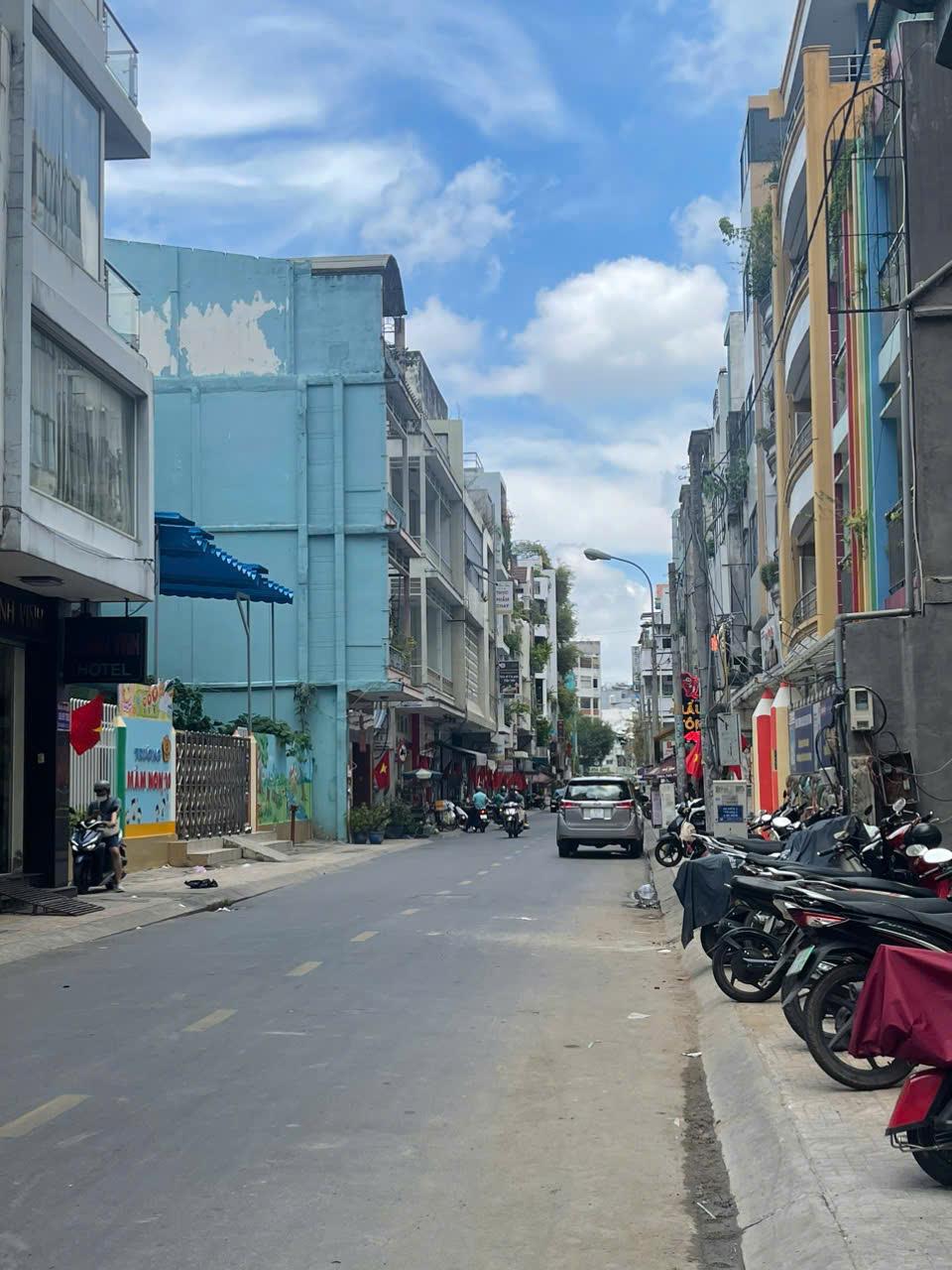 *BÁN GẤP GẤP. GIÁ TL RẤT TỐT-MẶT TIỀN AN ĐIỀM QUẬN 5 dt 4,6m X 17m – Gồm 4 Tầng có kết cấu