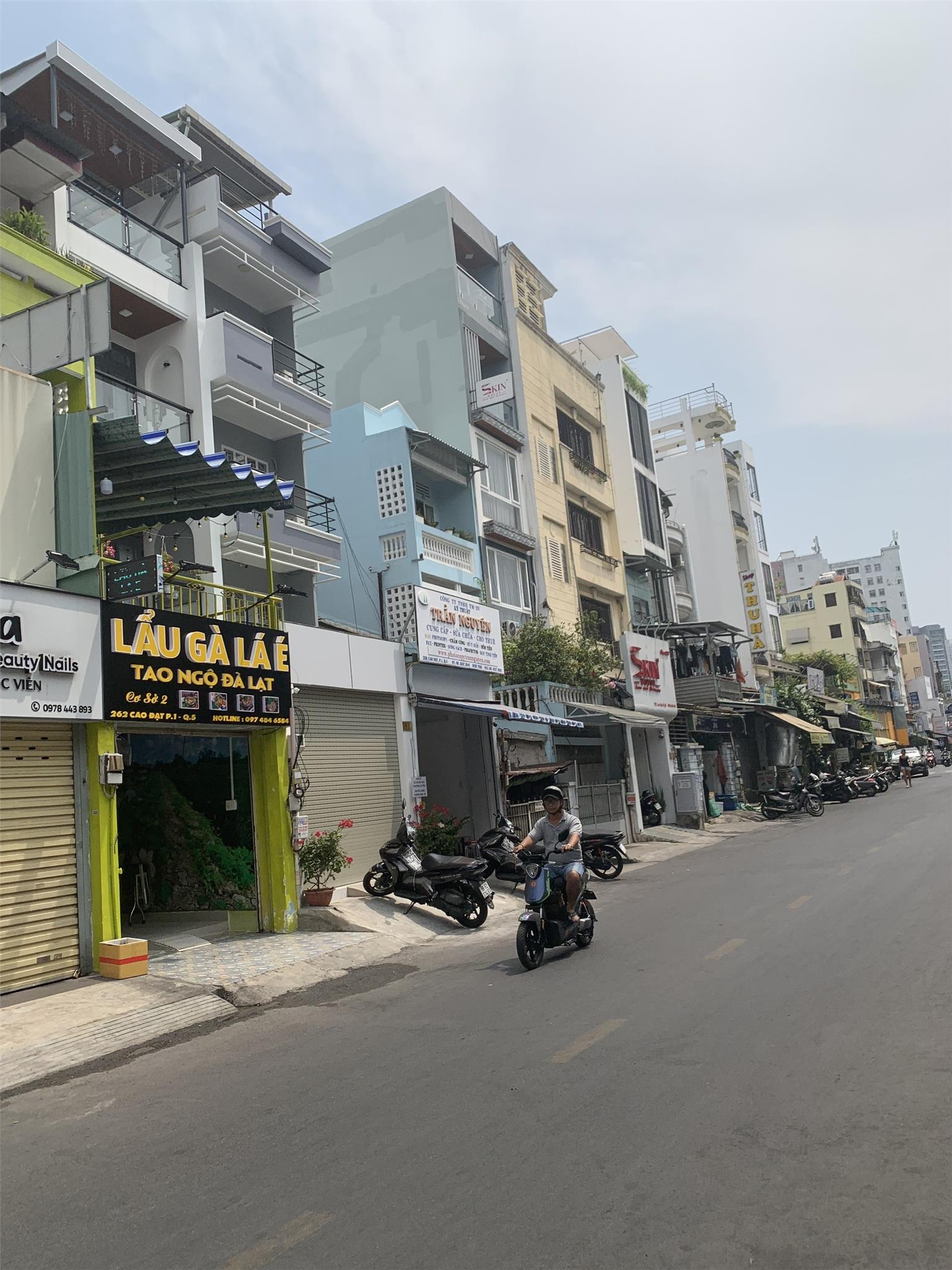 🌈☘️Chỉ 13.8Tỷ, Nhà Đẹp, 5 Lầu Mặt Tiền Sầm Uất Cao Đạt Q5, 3.9mX11.5m, HĐT. 40Tr