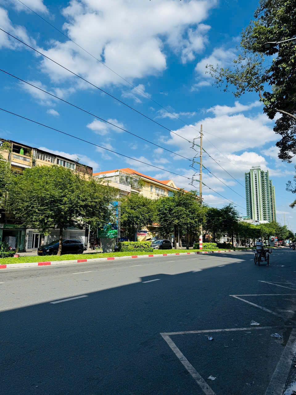 💥{HIẾM-Q5} Nhà Mặt Tiền KD Hồng Bàng Ngay Thuận Kiều Plaza 2Tầng 44M2
Chỉ 4,5 TỶ TL
💥{HIẾM-Q5} Nhà Mặt Tiền KD Hồng Bàng Ngay Thuận Kiều Plaza 2Tầng 44M2
Chỉ 4,5 TỶ TL