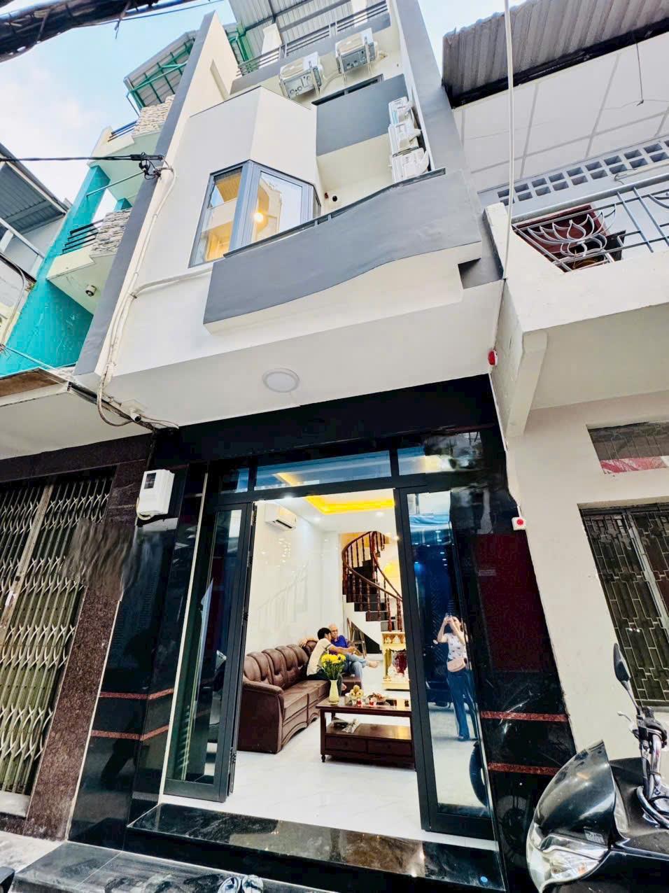 ‼️Hơn 10Tỷ -Nguyễn Trãi Thông Trần Phú HXH Né,45m 5PN,5 Tầng Mới Đẹp,Full Nội Thất,Vào Ở Ngay. ‼️Hơn 10Tỷ -Nguyễn Trãi Thông Trần Phú HXH Né,45m 5PN,5 Tầng Mới Đẹp,Full Nội Thất,Vào Ở Ngay.