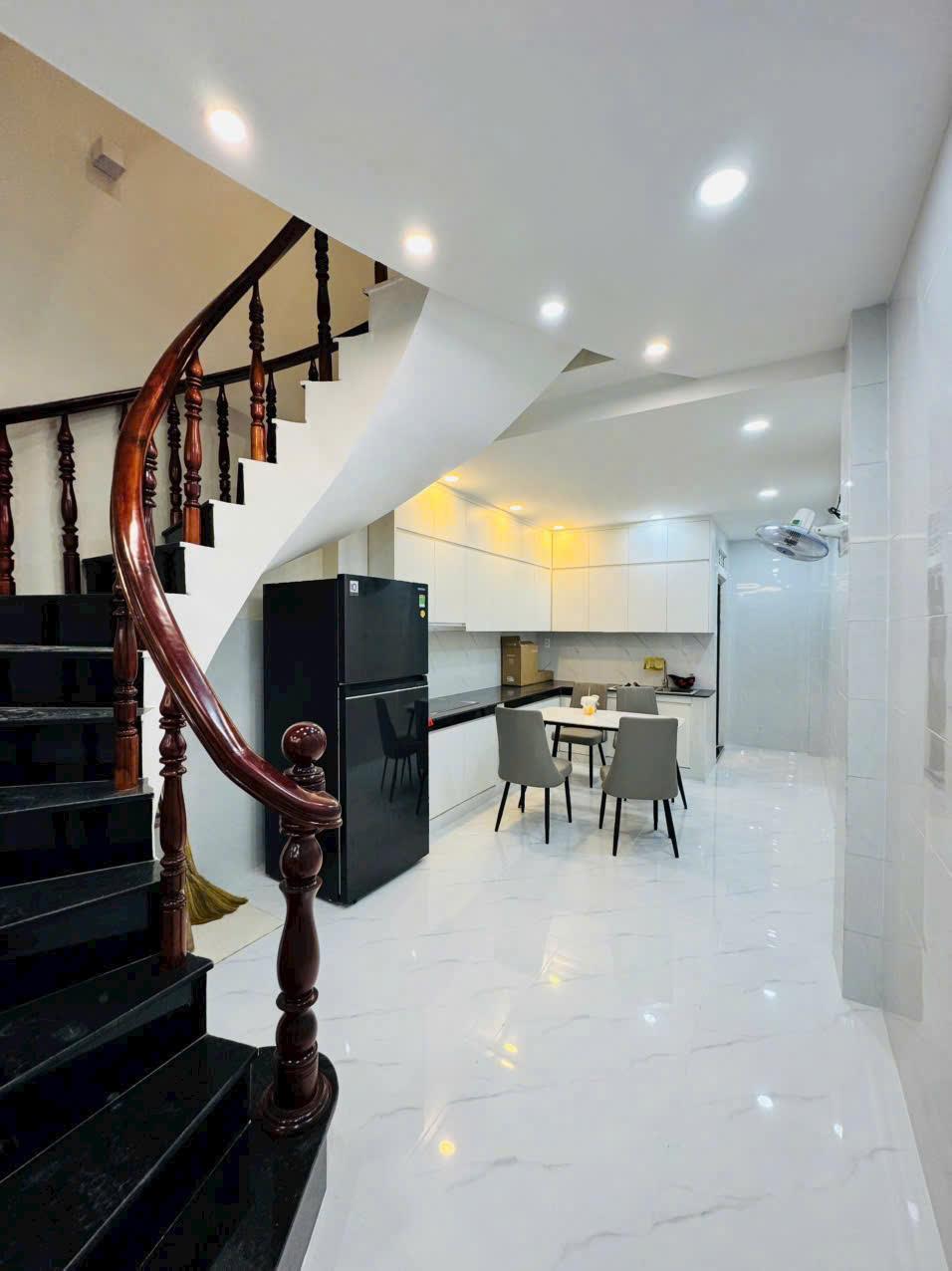 ‼️Hơn 10Tỷ -Nguyễn Trãi Thông Trần Phú HXH Né,45m 5PN,5 Tầng Mới Đẹp,Full Nội Thất,Vào Ở Ngay. ‼️Hơn 10Tỷ -Nguyễn Trãi Thông Trần Phú HXH Né,45m 5PN,5 Tầng Mới Đẹp,Full Nội Thất,Vào Ở Ngay.