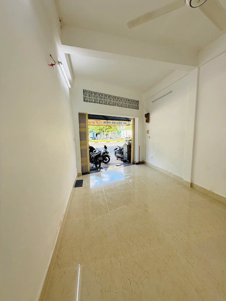 💥{HIẾM-Q5} Nhà Mặt Tiền KD Hồng Bàng Ngay Thuận Kiều Plaza 2Tầng 44M2
Chỉ 4,5 TỶ TL
💥{HIẾM-Q5} Nhà Mặt Tiền KD Hồng Bàng Ngay Thuận Kiều Plaza 2Tầng 44M2
Chỉ 4,5 TỶ TL