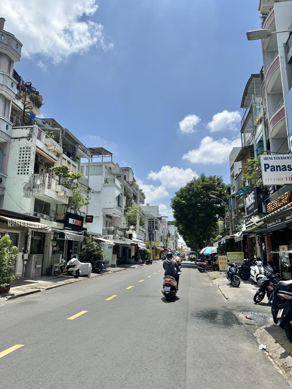 🌹🌹🌹SIÊU HIẾM - ĐỘC - LẠ - MẶT TIỀN NGUYỄN TIỂU LA - 36M - GIÁ CHỈ 6.2 TỶ.🌹🌹🌹
