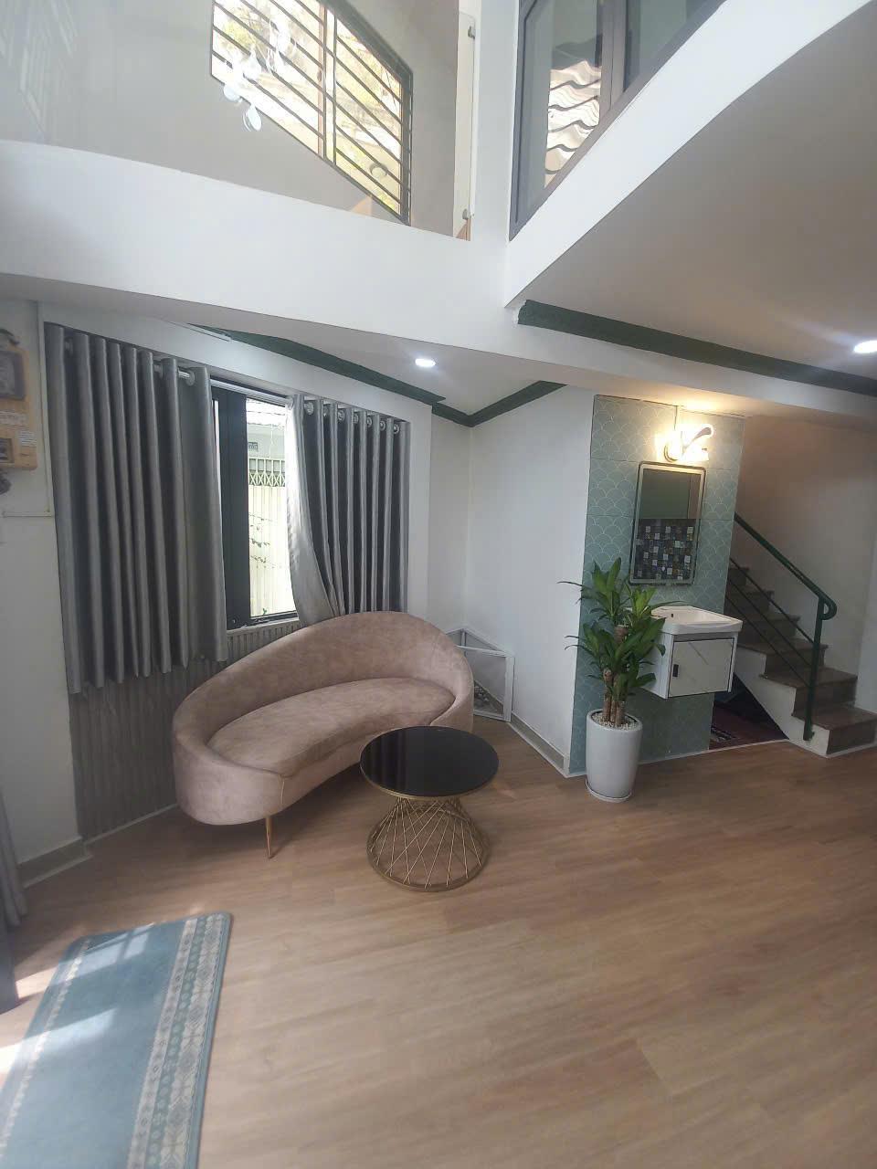 ✅{QUẬN 5}Nhà Hẻm Ôtô, Vị Trí Đẹp, Gần Đường 3 Tầng BTCT Vào Ở Ngay.  
Thuê 11TR/Th,Xíu 4Tỷ
