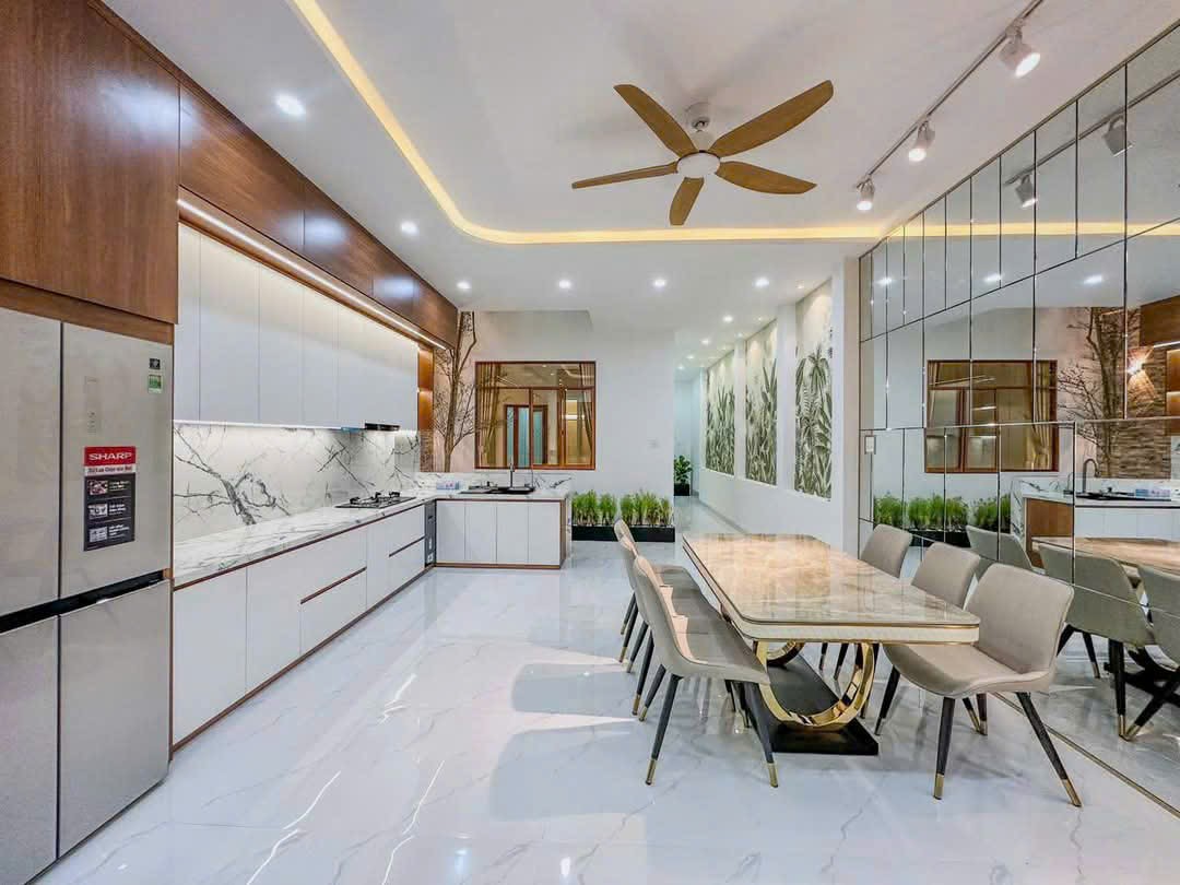 Siêu phẩm nhà đẹp mặt tiền gần cầu Rồng, Q.Hải Châu, TP. Đà Nẵng 