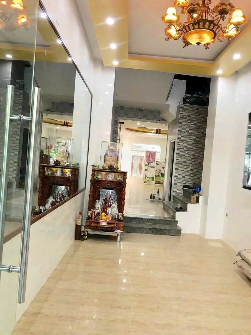 Mua ngay nhà mặt tiền đường Nguyễn Hoàng, Q.Hải Châu, TP. Đà Nẵng Mua ngay nhà mặt tiền đường Nguyễn Hoàng, Q.Hải Châu, TP. Đà Nẵng