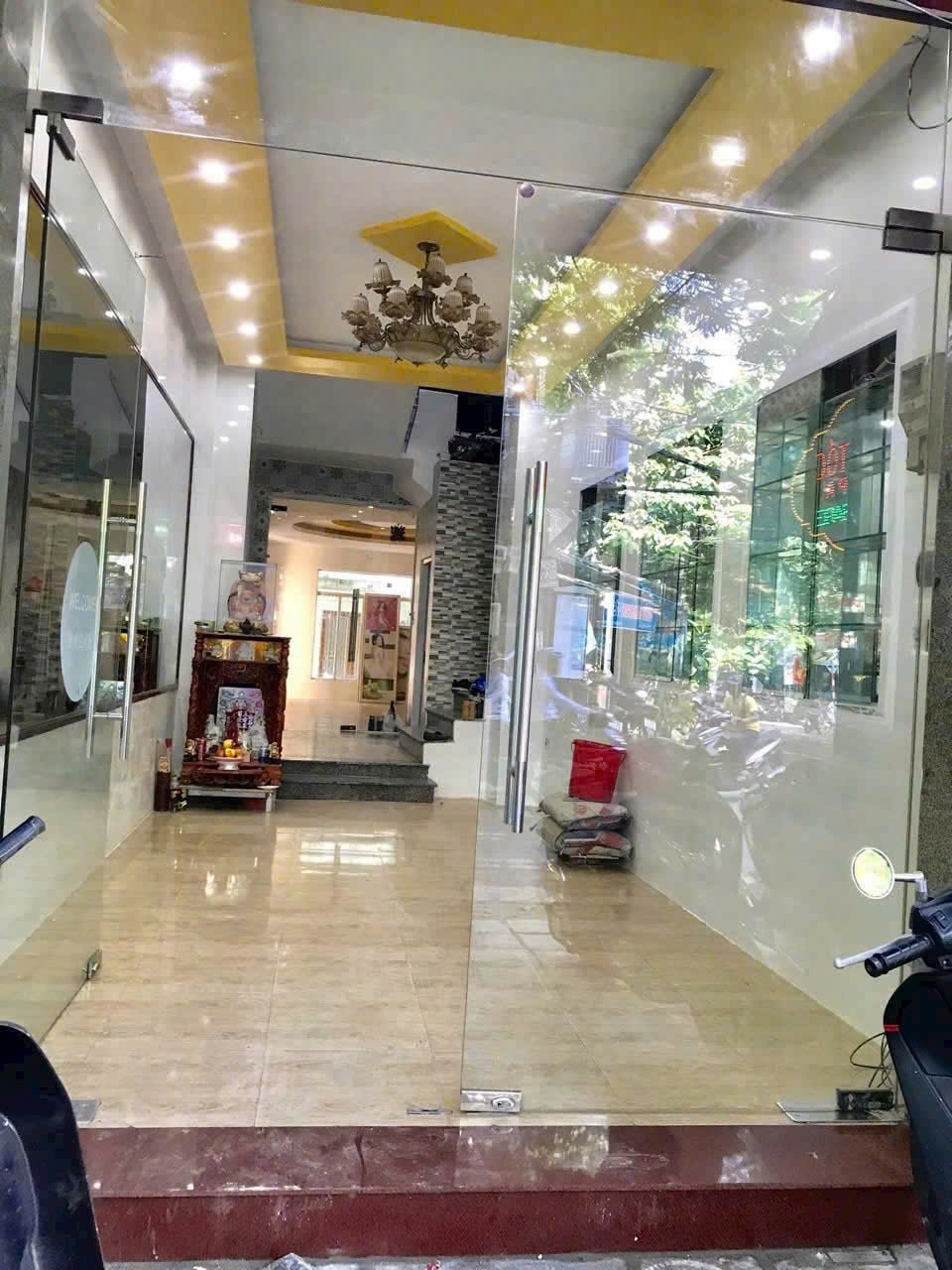 Mua ngay nhà mặt tiền đường Nguyễn Hoàng, Q.Hải Châu, TP. Đà Nẵng Mua ngay nhà mặt tiền đường Nguyễn Hoàng, Q.Hải Châu, TP. Đà Nẵng