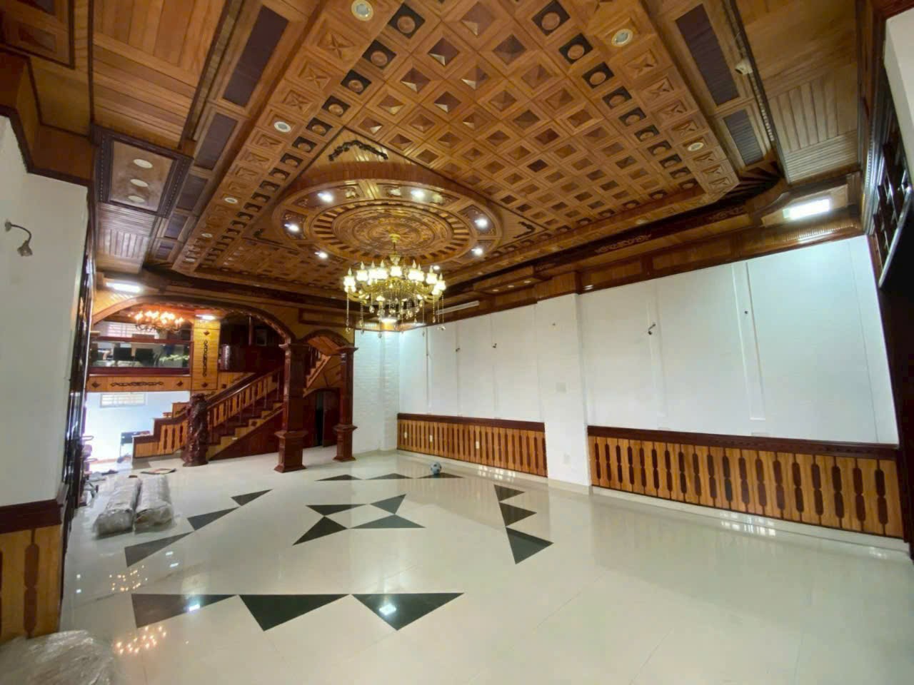 Bán căn biệt thự đẹp 2 mặt tiền ở Q.Sơn Trà, TP. Đà Nẵng Bán căn biệt thự đẹp 2 mặt tiền ở Q.Sơn Trà, TP. Đà Nẵng