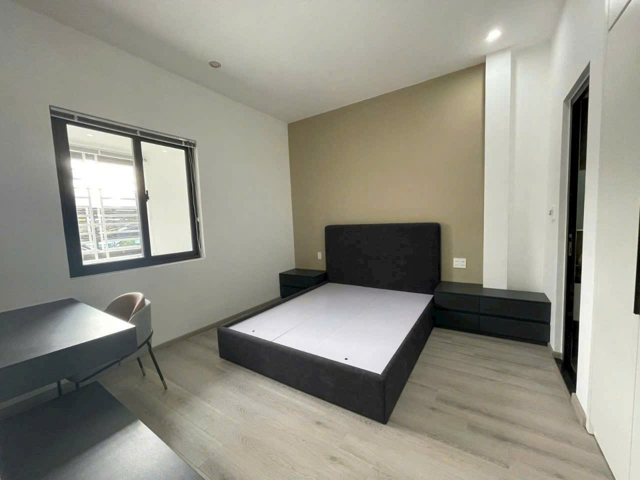 Chốt ngay nhà đẹp ở trước hồ sen gần Điện Biên Phủ, Q.Thanh Khê, TP. Đà Nẵng Chốt ngay nhà đẹp ở trước hồ sen gần Điện Biên Phủ, Q.Thanh Khê, TP. Đà Nẵng