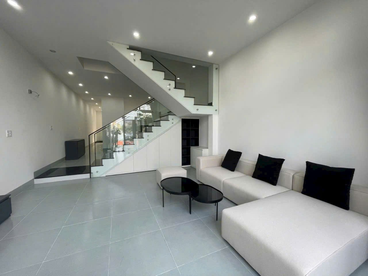 Chốt ngay nhà đẹp ở trước hồ sen gần Điện Biên Phủ, Q.Thanh Khê, TP. Đà Nẵng Chốt ngay nhà đẹp ở trước hồ sen gần Điện Biên Phủ, Q.Thanh Khê, TP. Đà Nẵng