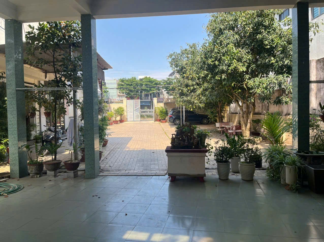 Bán căn biệt thự sân vườn gần cầu vượt ngã ba Huế, TP. Đà Nẵng Bán căn biệt thự sân vườn gần cầu vượt ngã ba Huế, TP. Đà Nẵng