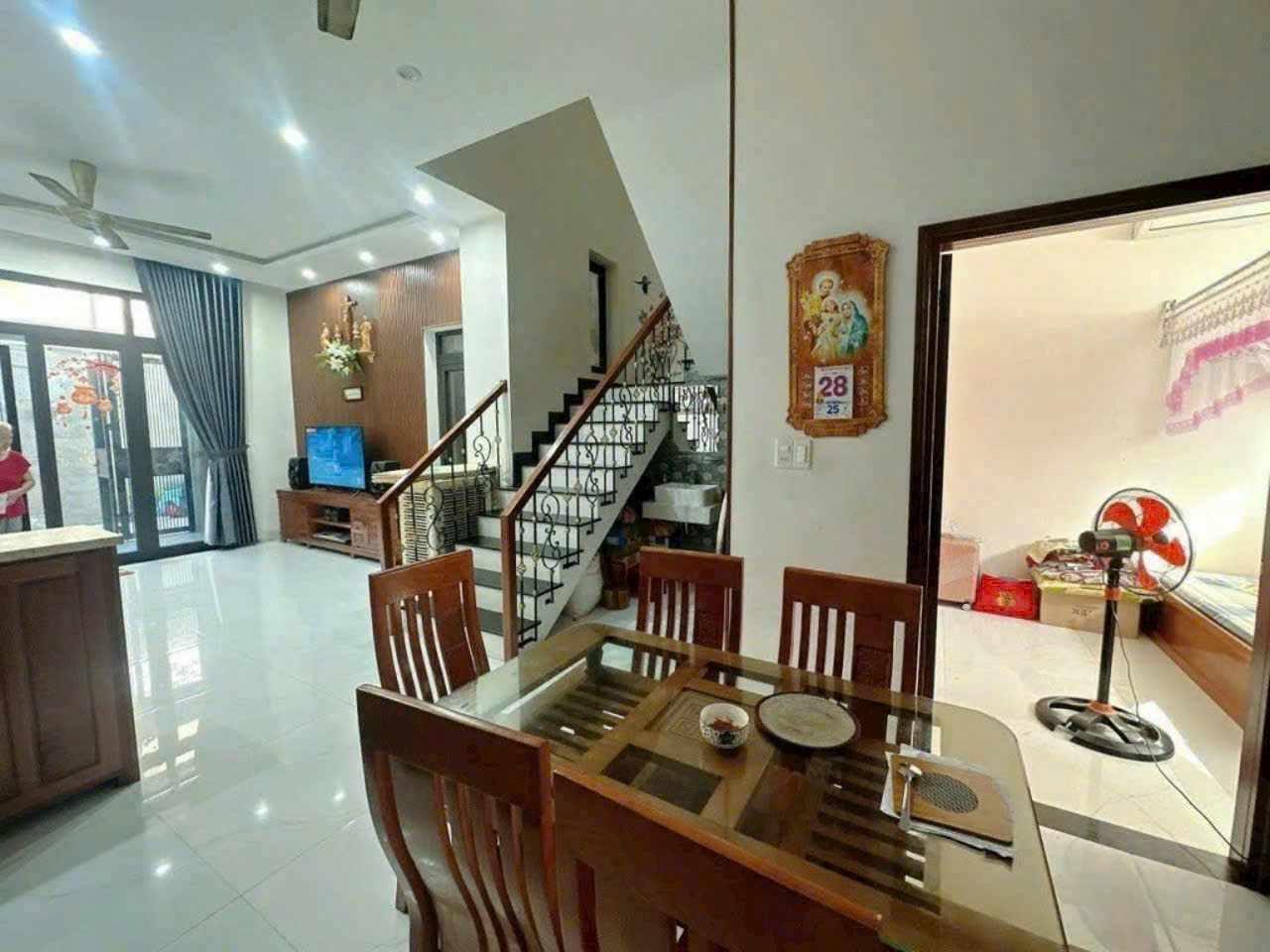 Mua ngay nhà đẹp 3 tầng gần đường Đinh Tiên Hoàng, Q.Hải Châu, TP. Đà Nẵng Mua ngay nhà đẹp 3 tầng gần đường Đinh Tiên Hoàng, Q.Hải Châu, TP. Đà Nẵng