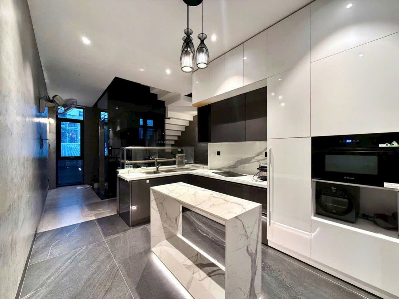 Toà CHDV đẹp và có dòng tiền tốt gần đường Lý Tự Trọng, Q.Hải Châu, TP. Đà Nẵng 