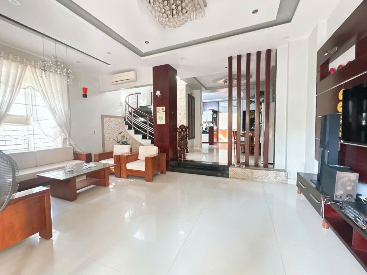 Căn biệt thự đẹp 2 mặt tiền gần sông Hàn, TP. Đà Nẵng Căn biệt thự đẹp 2 mặt tiền gần sông Hàn, TP. Đà Nẵng